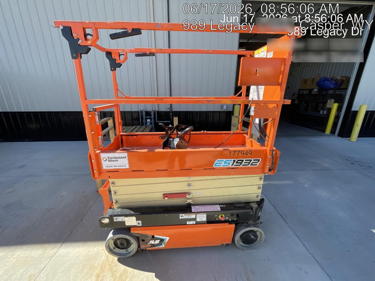 2021 JLG ES1932