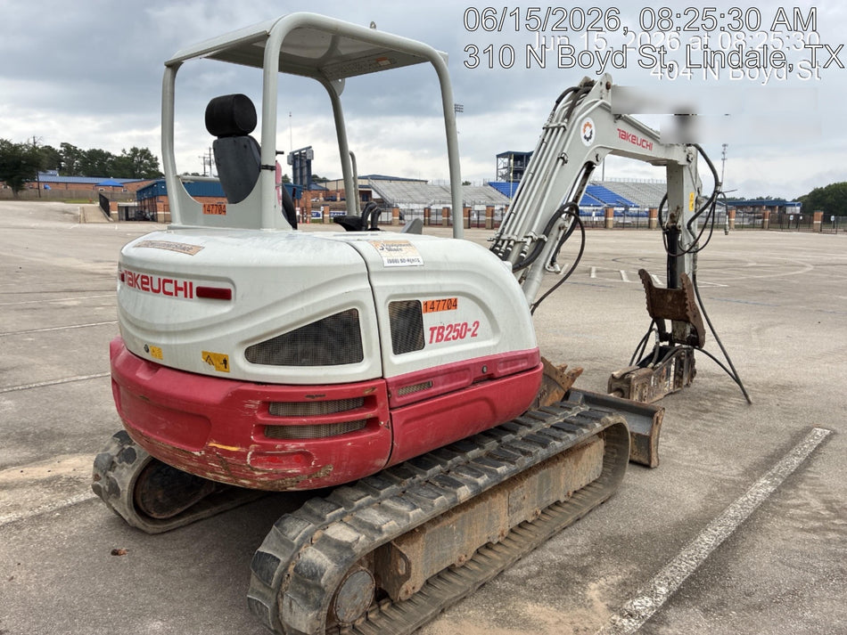 2021 TAKEUCHI TB250-2