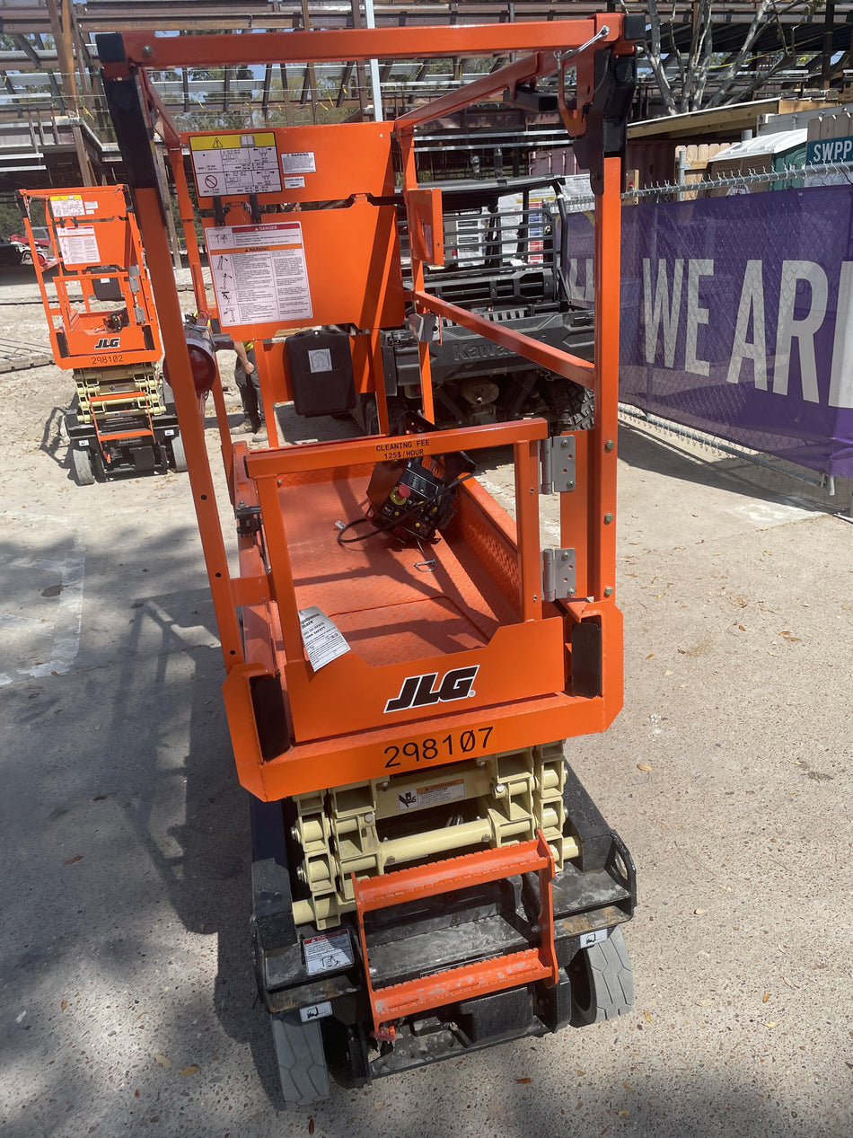 2023 JLG ES1932