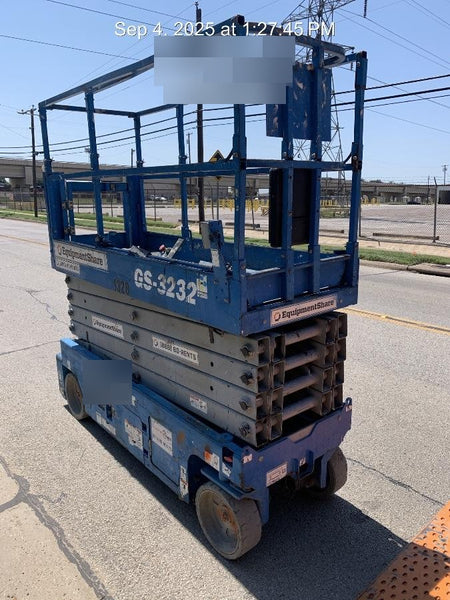 2016 Genie GS-3232 32' Narrow Scissor Lift