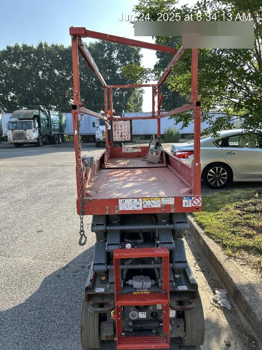 2018 Skyjack SJIII-3226 Skyjack SJIII3226 Scissor Lift w/Trojan Batteries