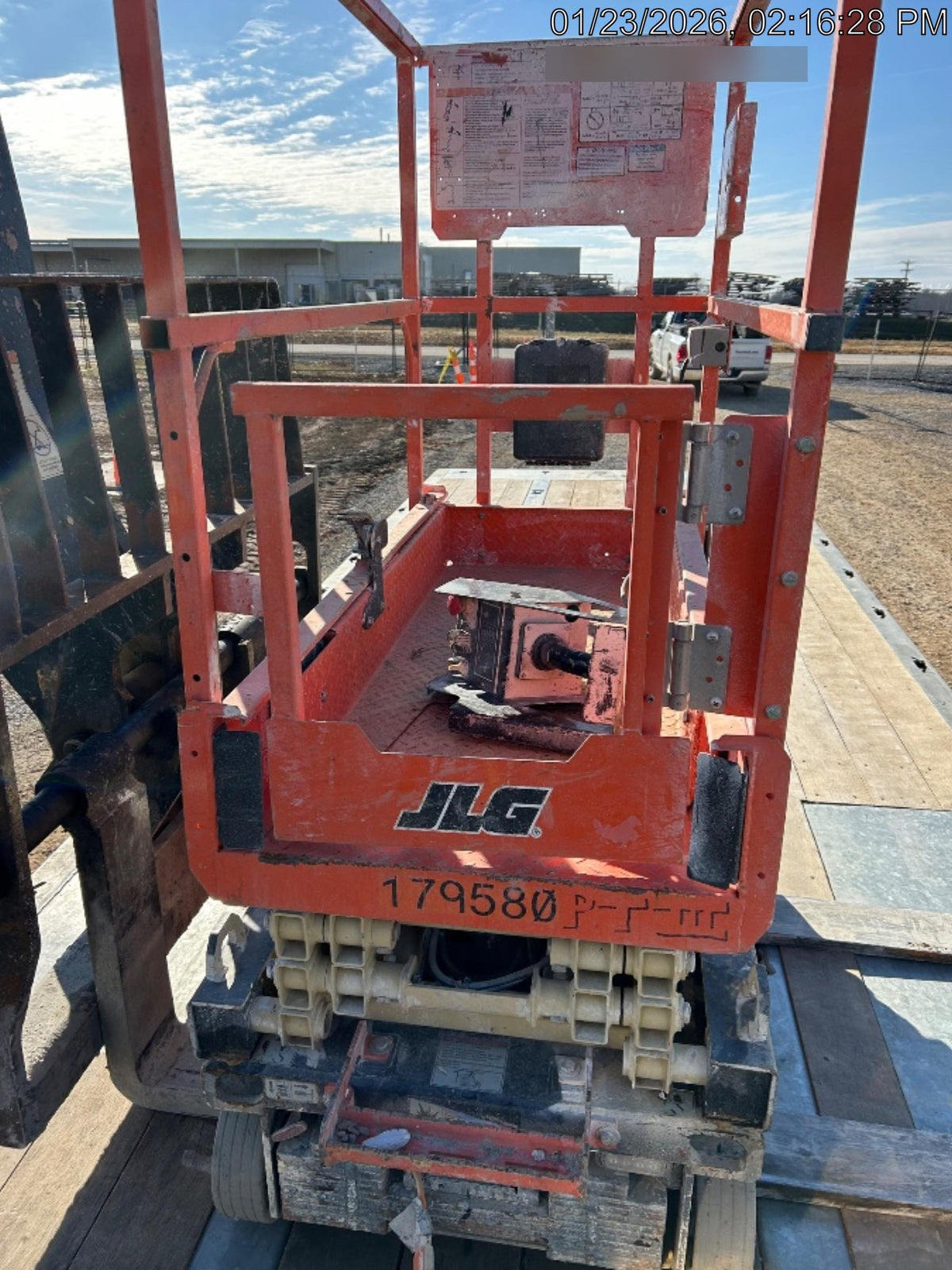 2021 JLG ES1330L