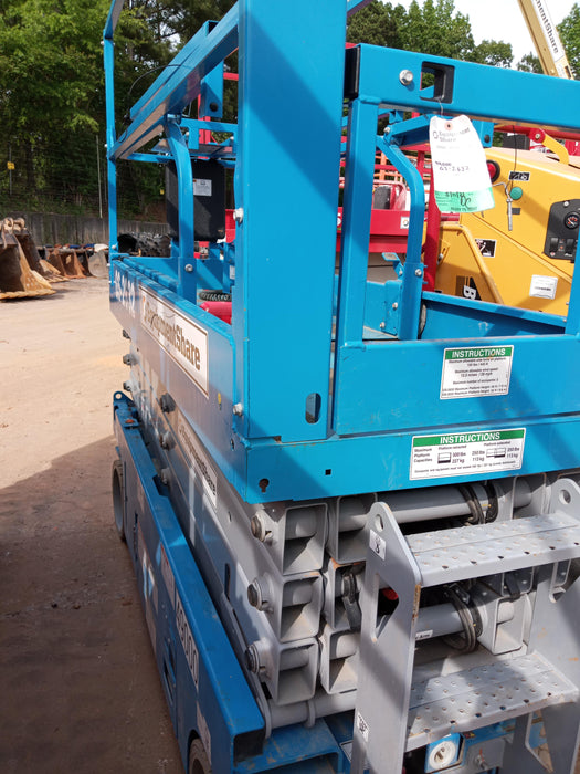 2019 Genie GS-2632 Folding rails with half height swing gate