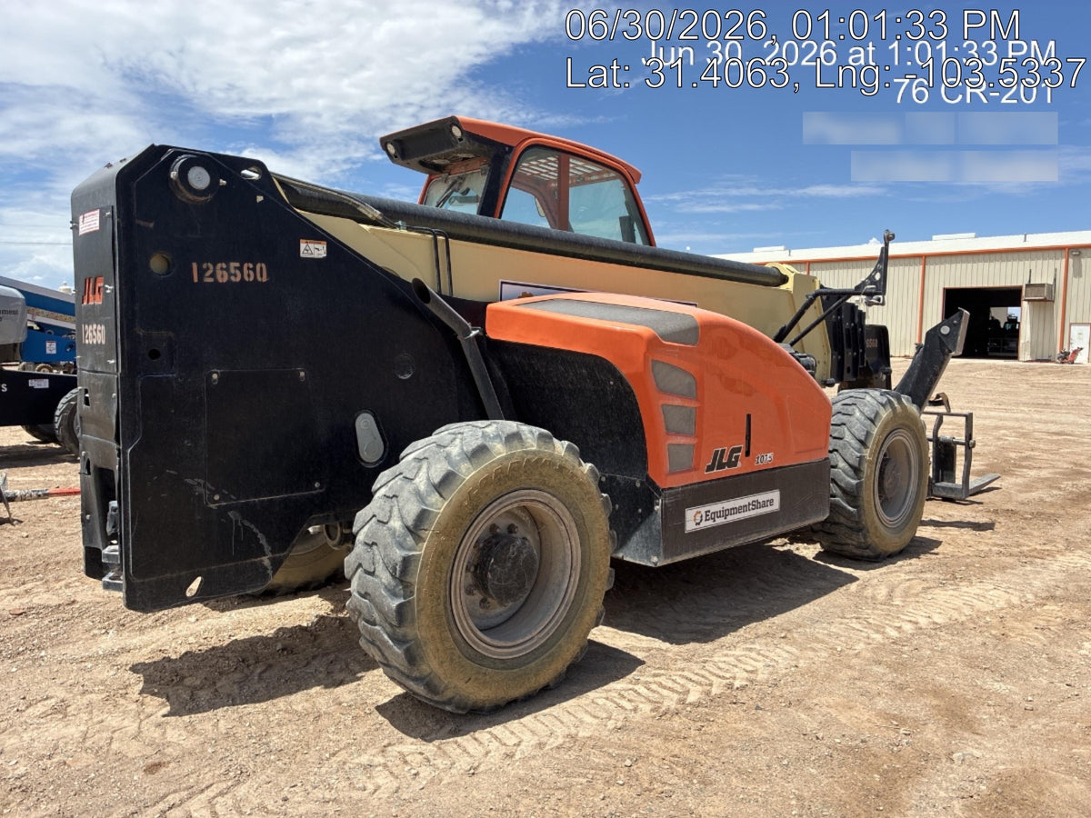 2021 JLG 1075