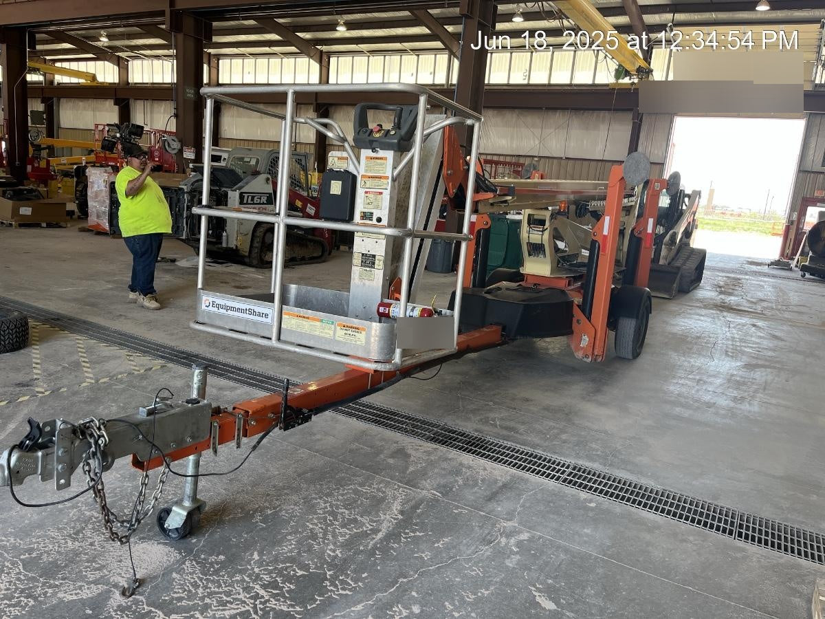 2022 JLG T500J