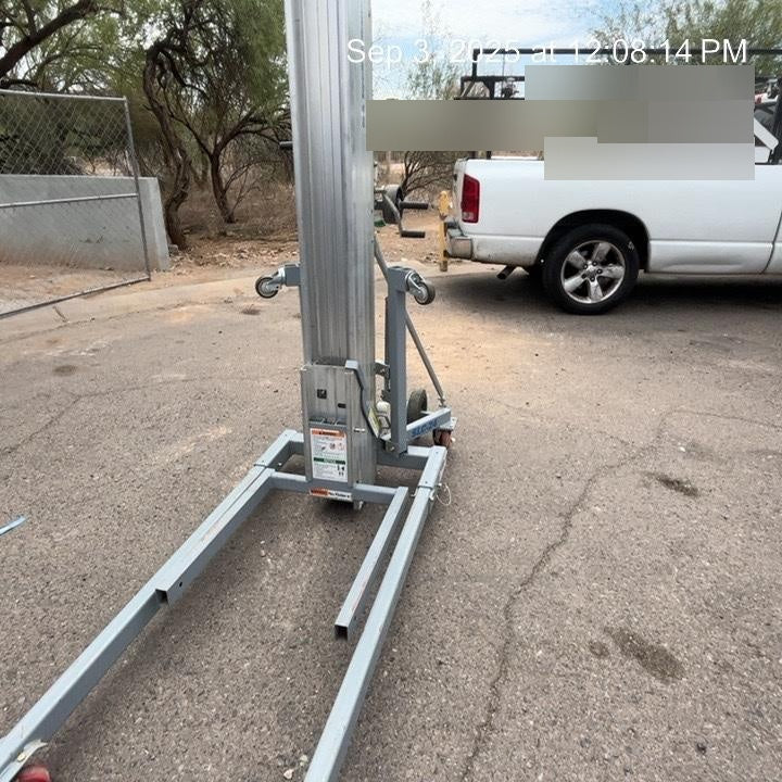 2023 GENIE SLC-24