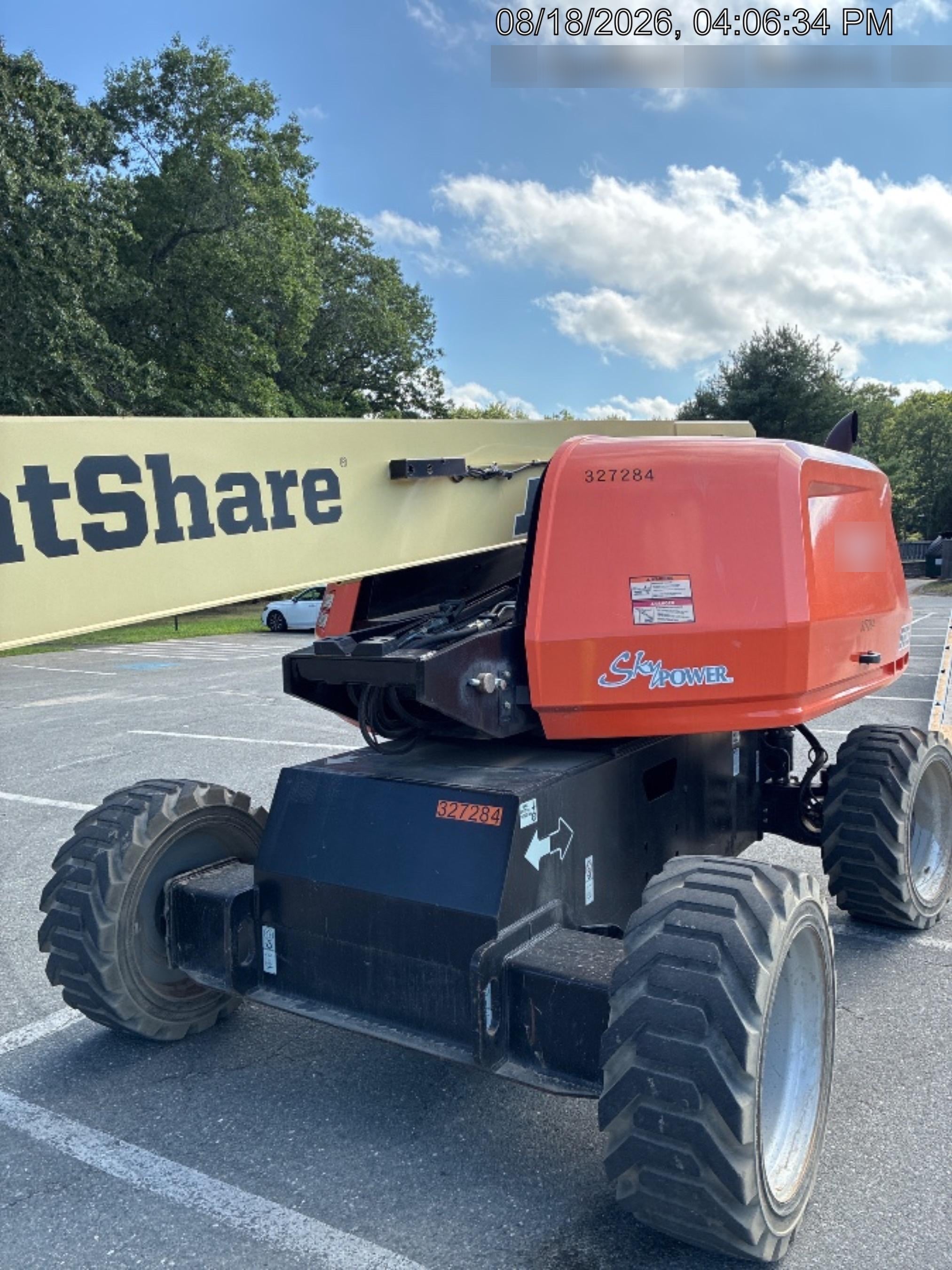 2023 JLG 660SJ