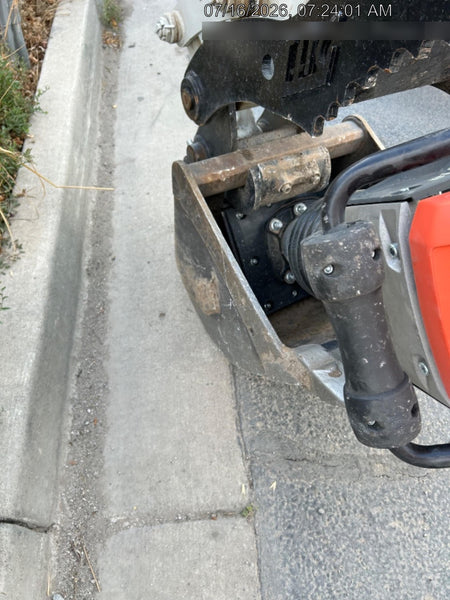 2025 HUSQVARNA LT6005