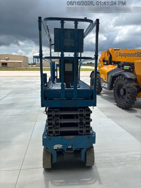 2019 Genie GS-2632 Folding rails with half height swing gate