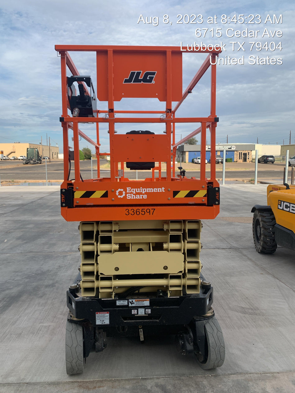 2023 JLG ES3246