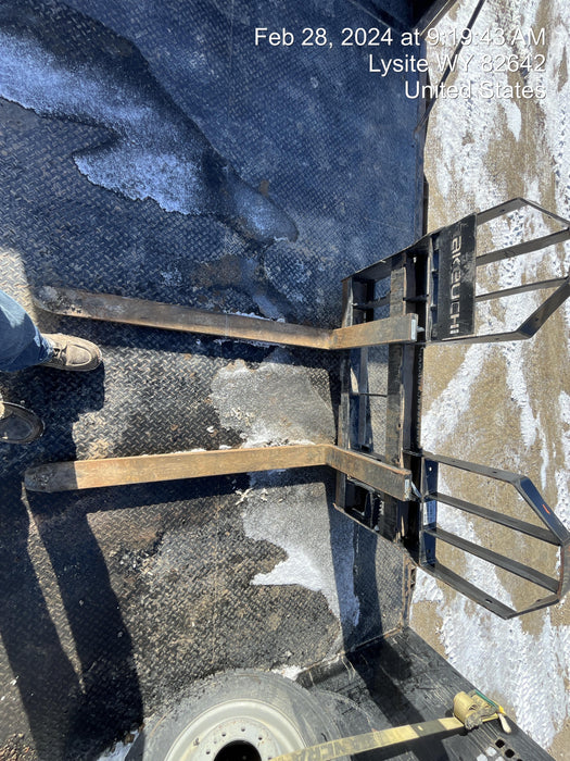 2022 TAKEUCHI 48" Pallet Forks - Takeuchi