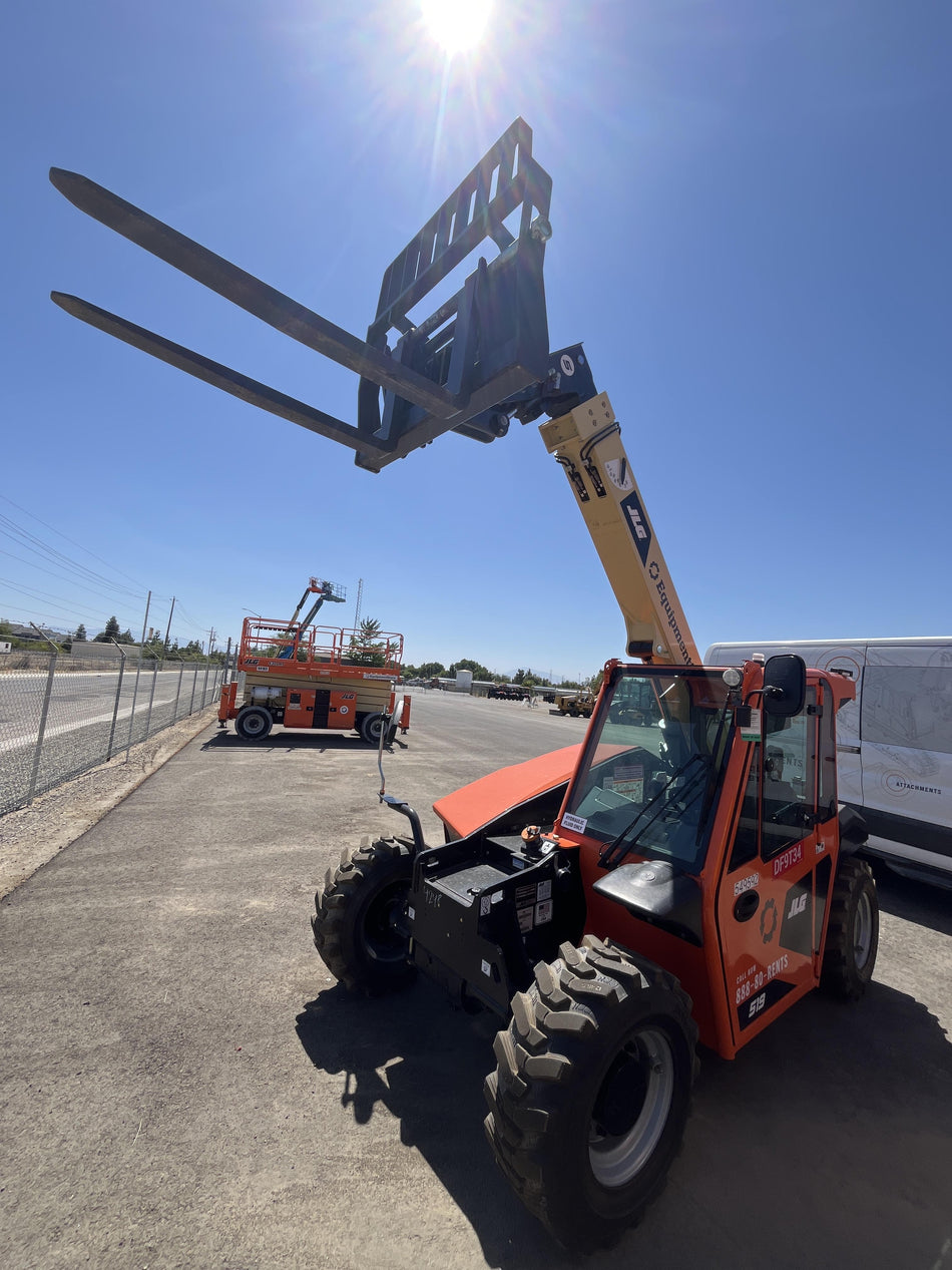 2025 JLG 519