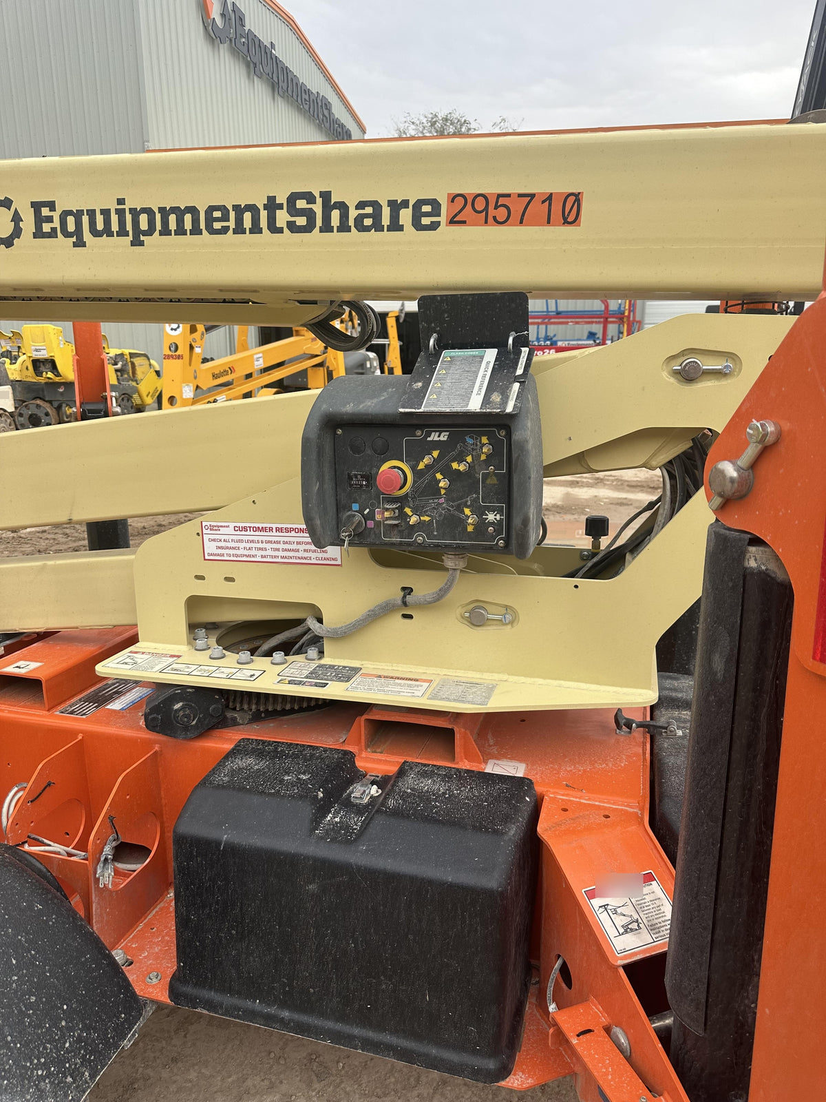 2023 JLG T500J