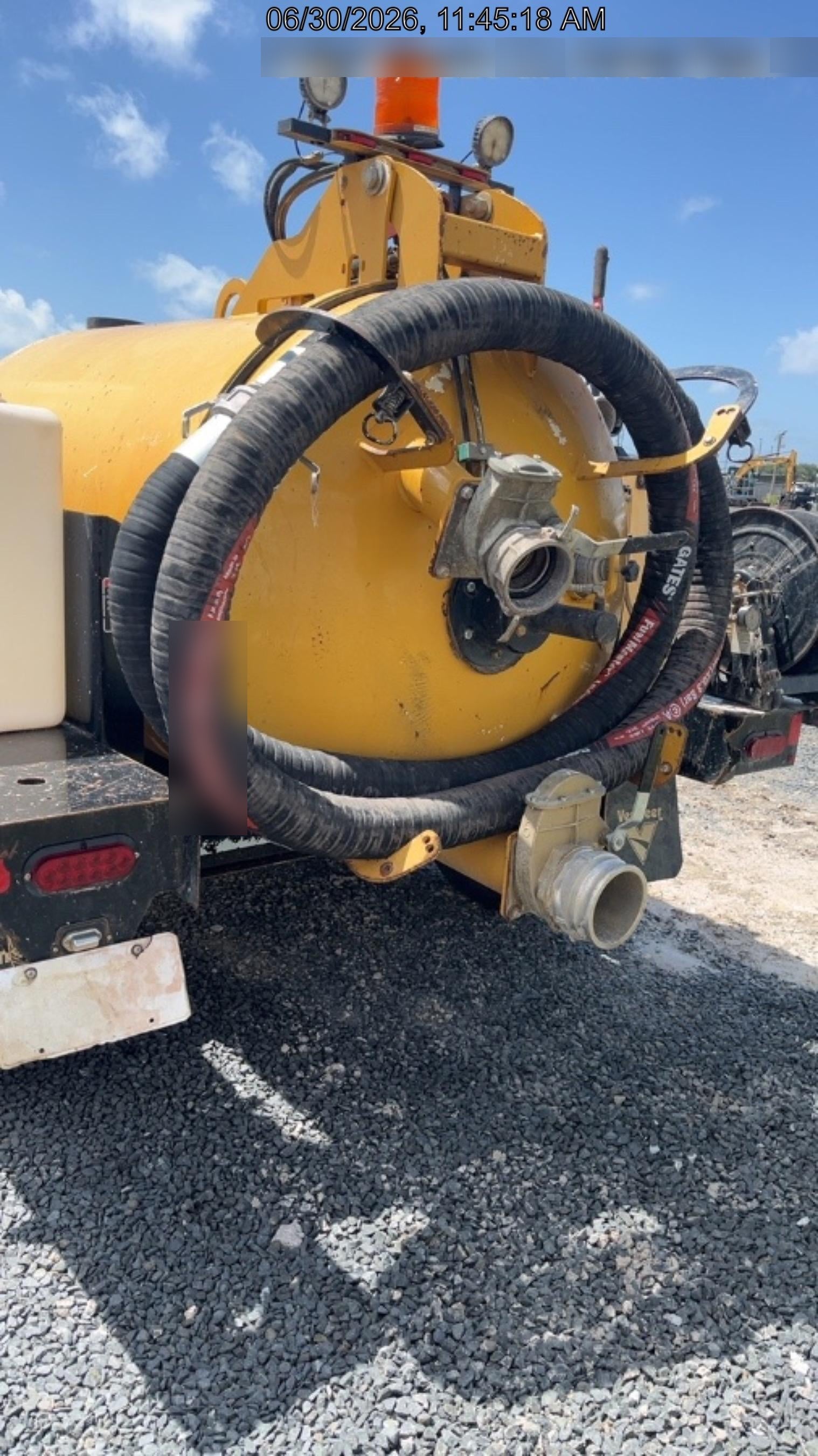 2021 VAC-TRON LP573XDT