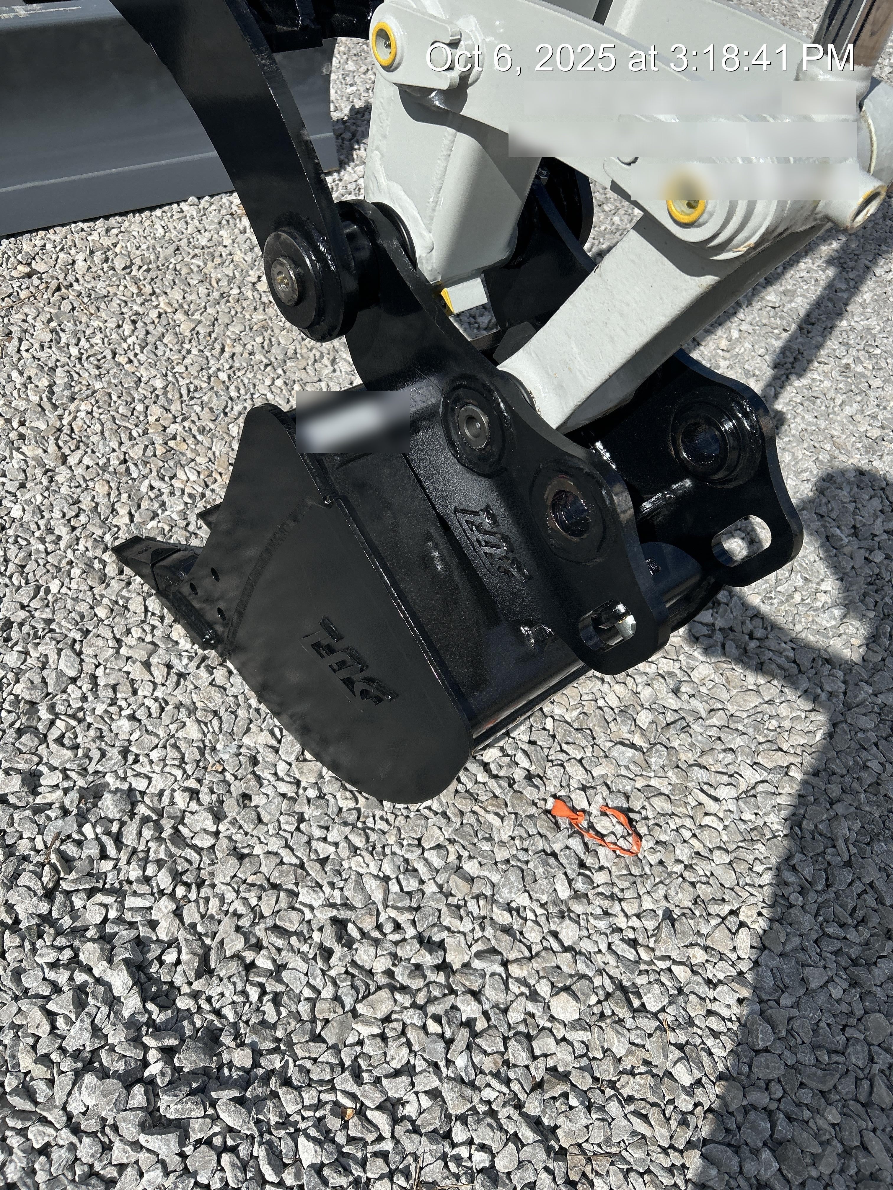 2025 TAKEUCHI 18" HD Bucket - Takeuchi