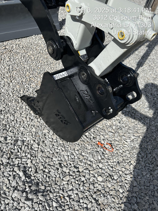 2025 TAKEUCHI 18" HD Bucket - Takeuchi