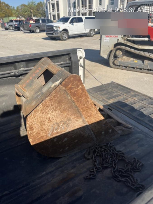 2015 CASE 24" Bucket - Case