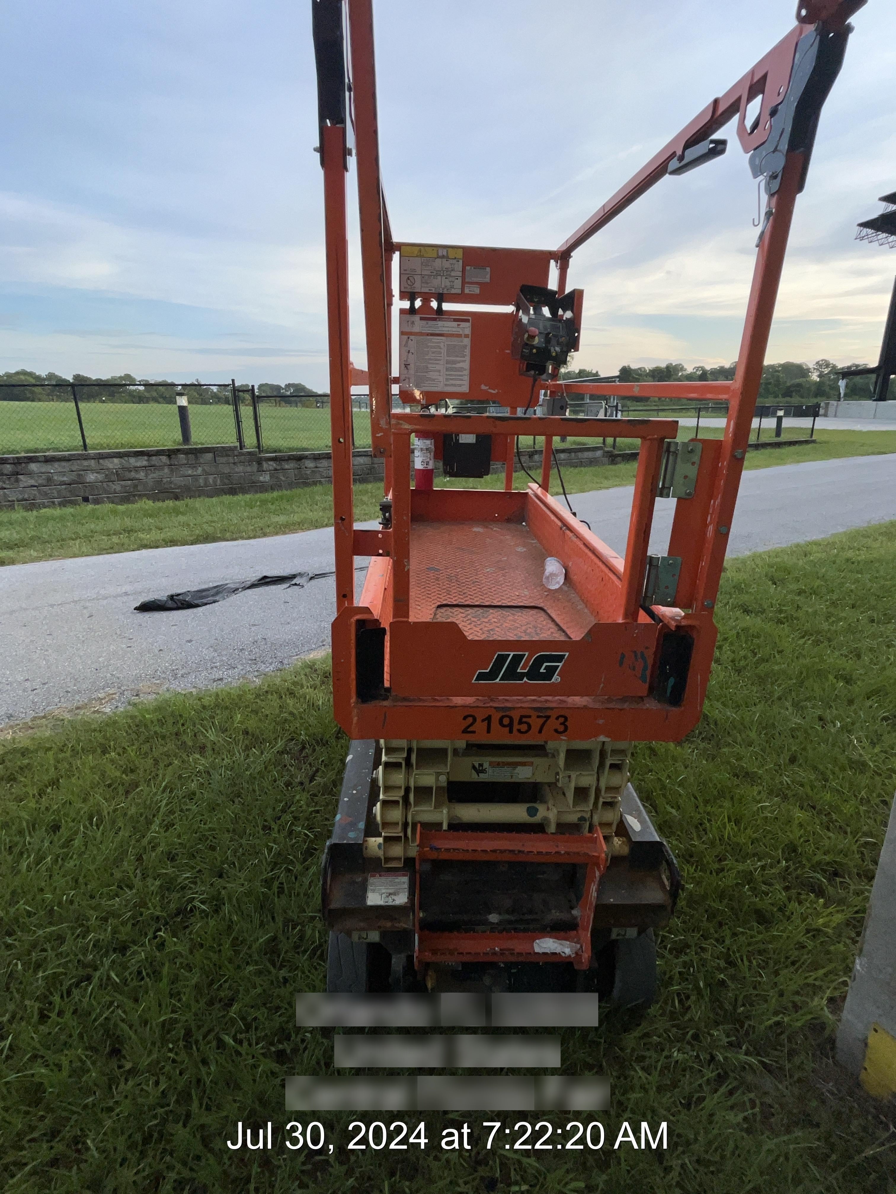 2022 JLG ES1932