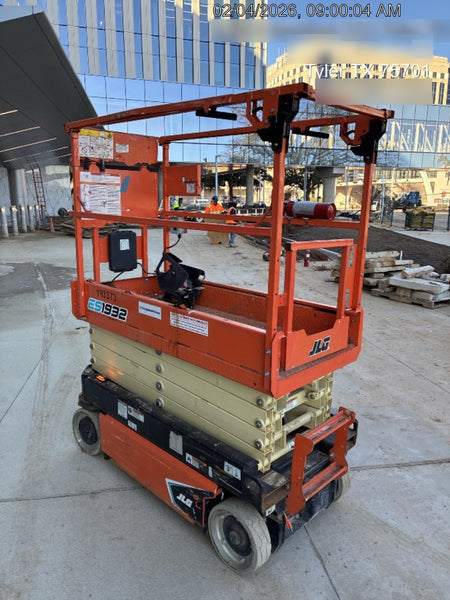 2021 JLG ES1932