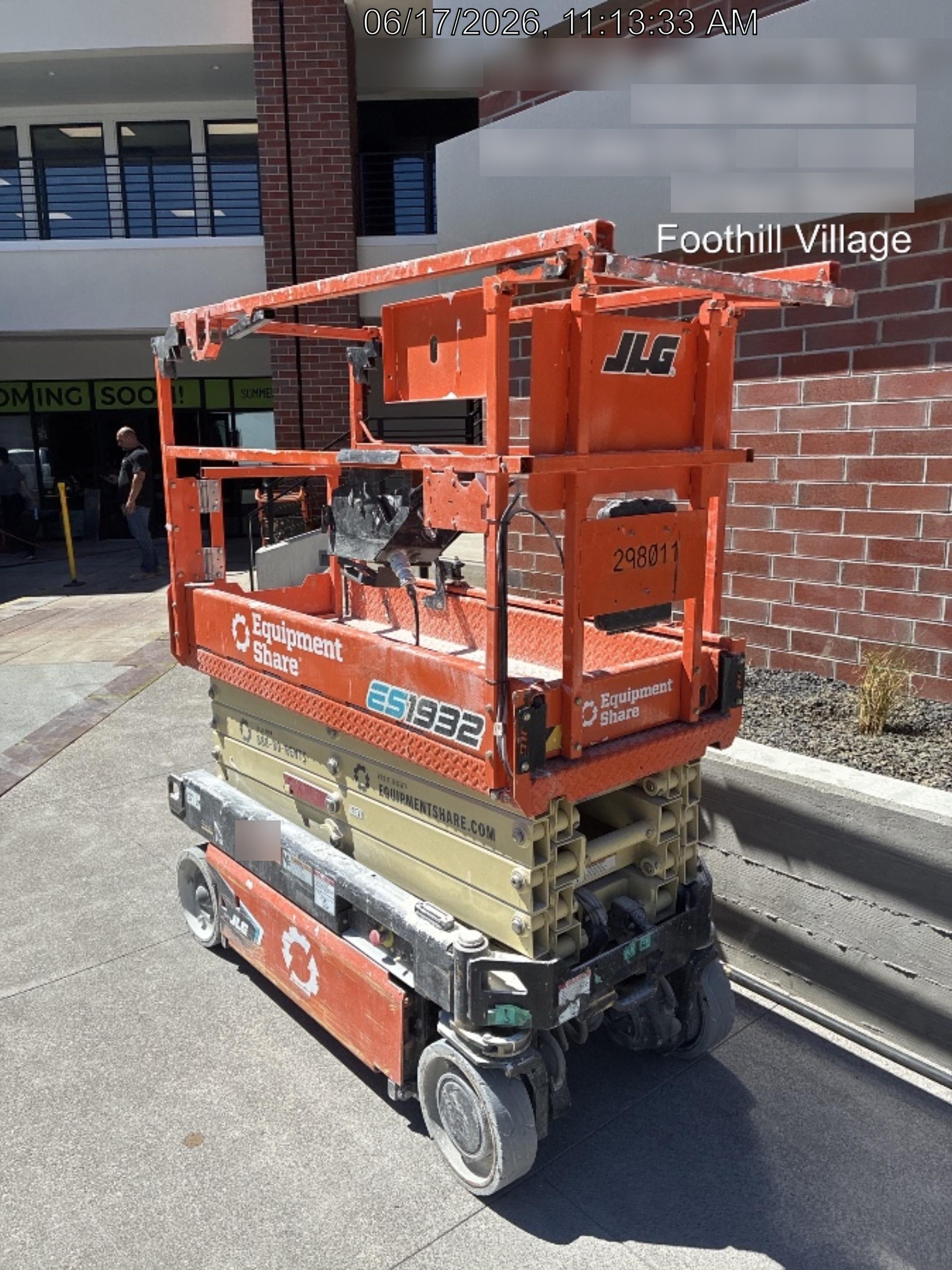 2023 JLG ES1932