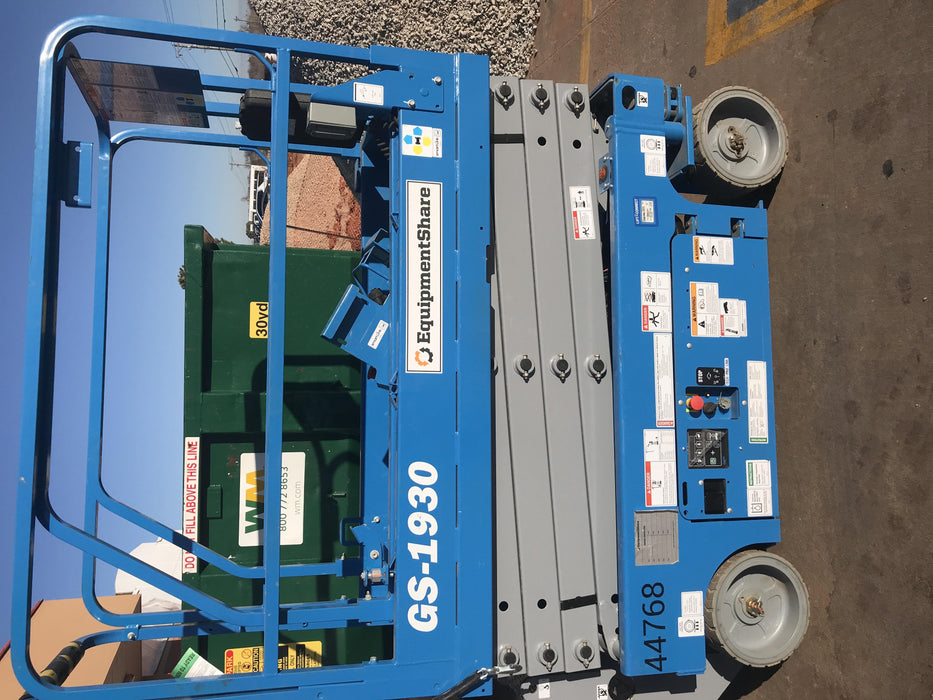 2019 Genie GS-1930 Fixed rails with chain Entry