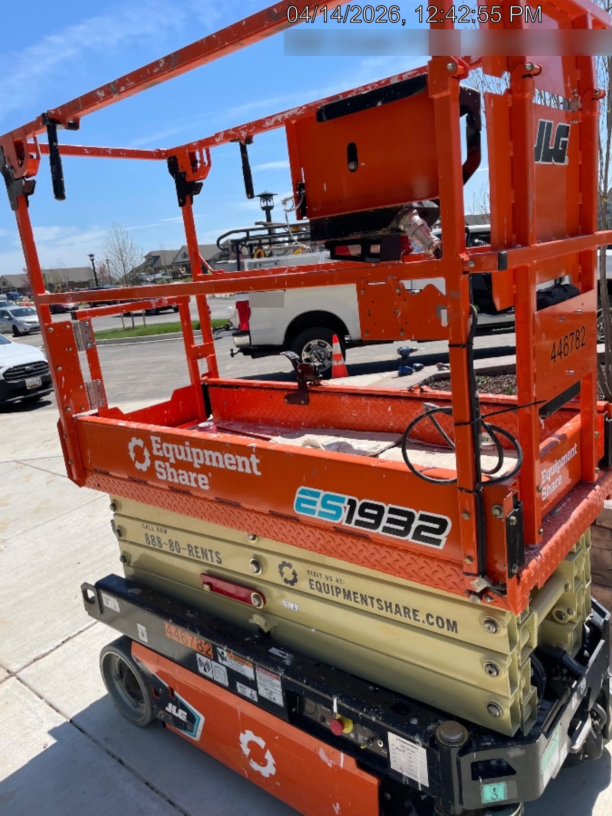 2024 JLG ES1932