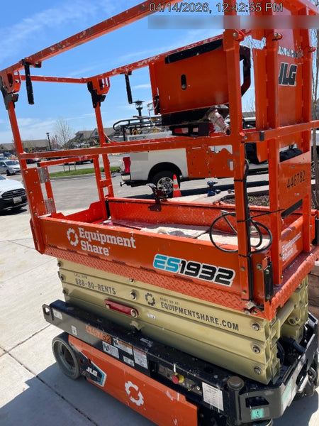 2024 JLG ES1932