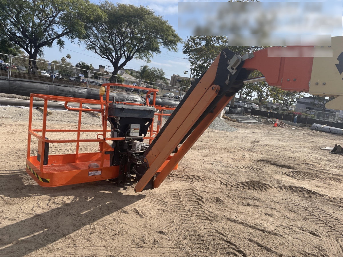 2023 JLG 660SJ