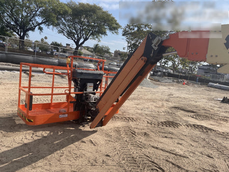 2023 JLG 660SJ