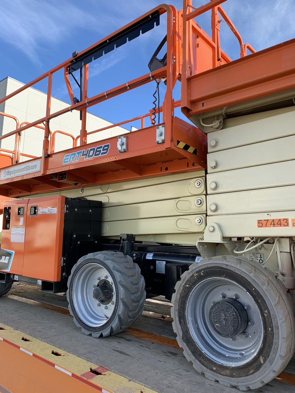 2021 JLG ERT4069