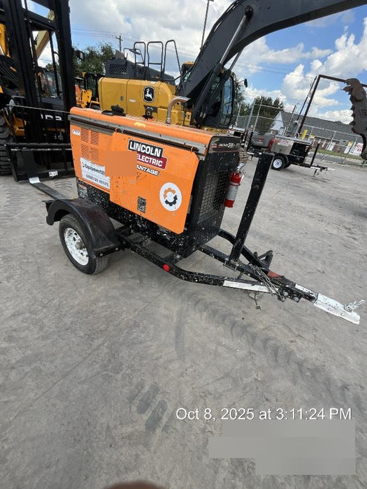 2021 Lincoln Electric Vantage 322 Vantage 322 Ready Pak 3 w/ Decals, ORANGE (includes trailer, cable rack, fender light kit) NO Telematics