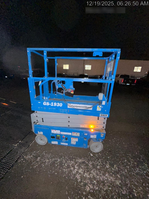 2020 Genie GS-1930 Solid Non Marking Tires, Beacon, Folding rails with half height swing gate, 800W Inverter