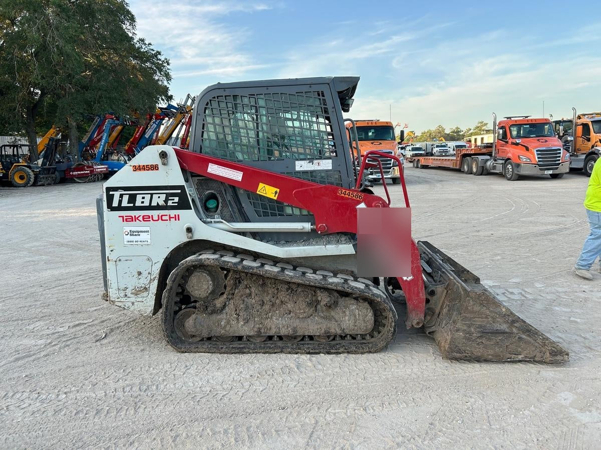 2023 TAKEUCHI TL8R2-CR