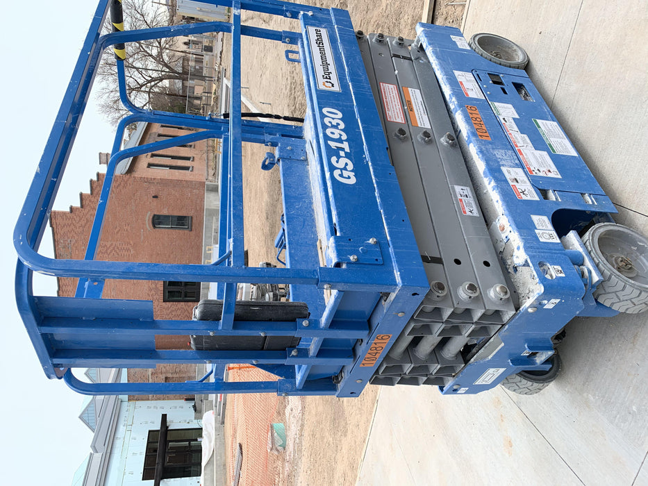 2020 Genie GS-1930 Fixed rails with chain entry gate - Pre A92.20