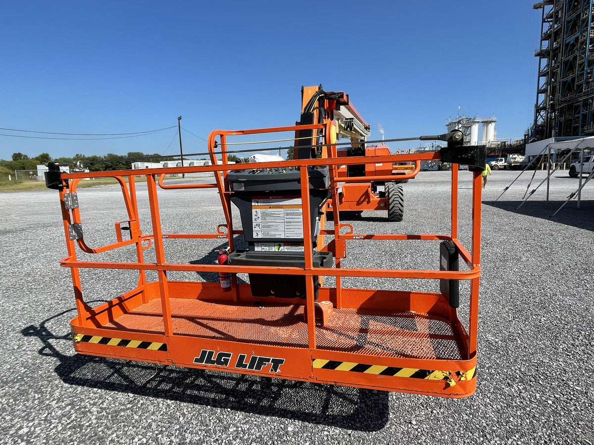 2022 JLG 860SJ