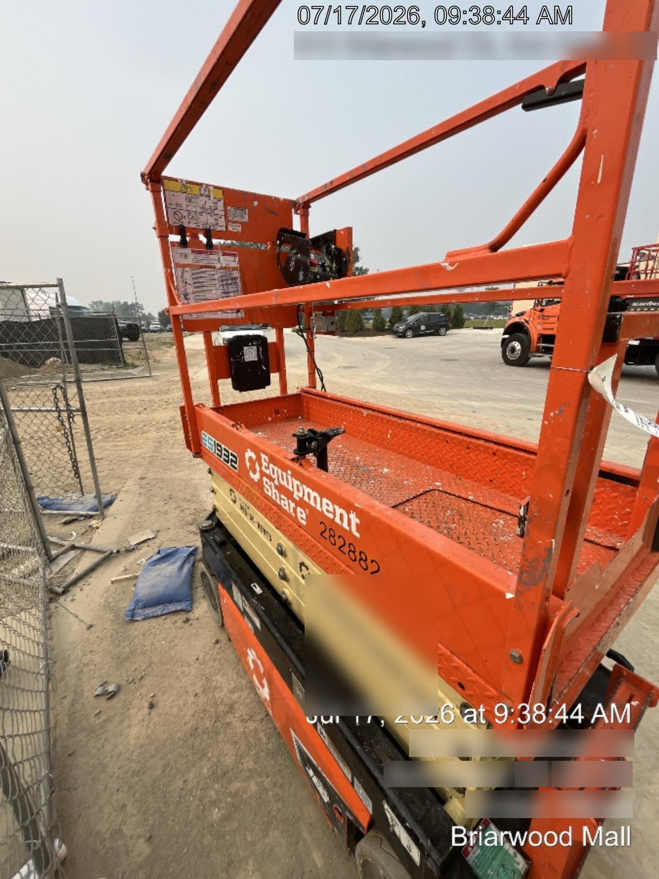 2022 JLG ES1932