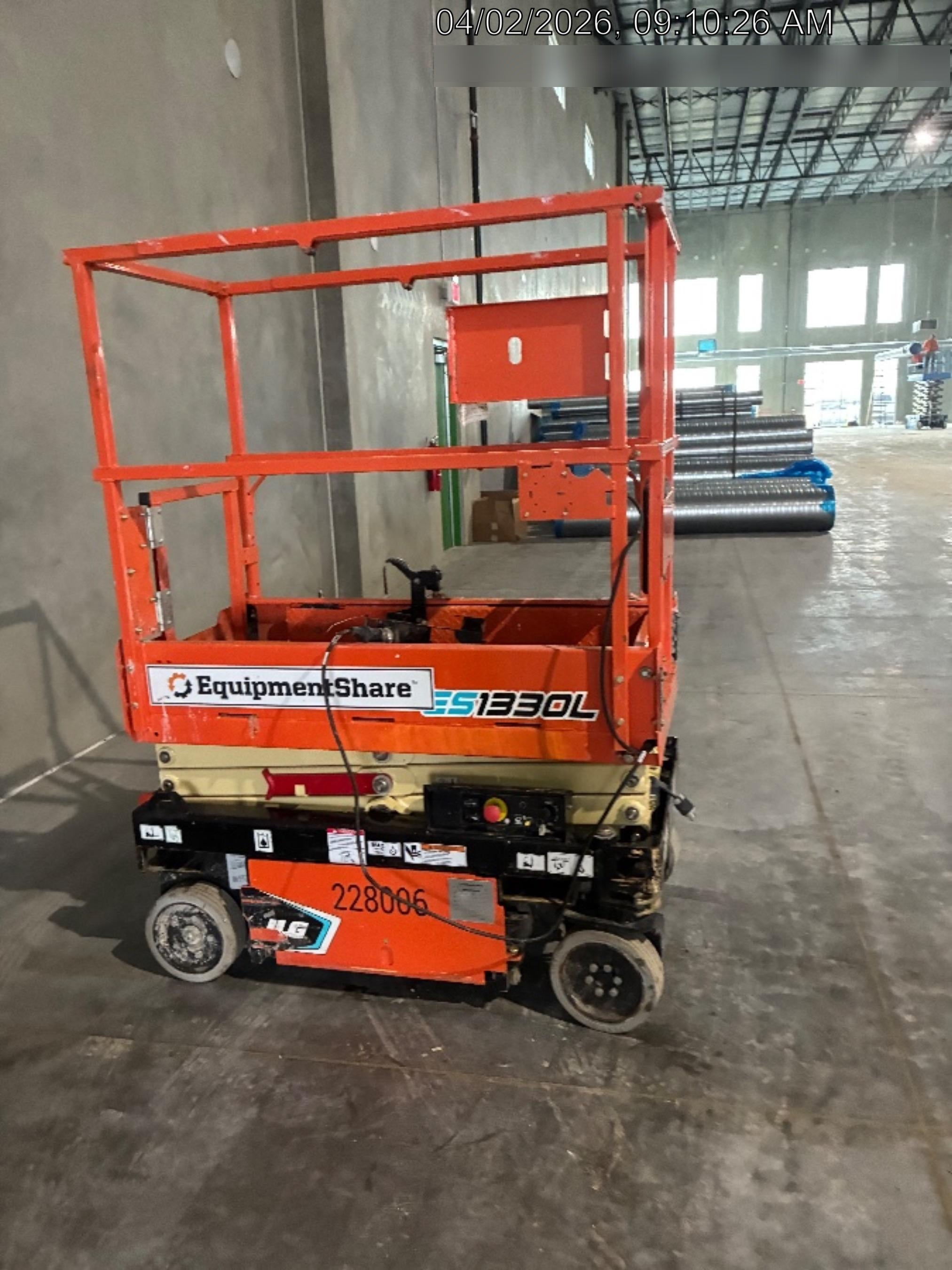 2022 JLG ES1330L