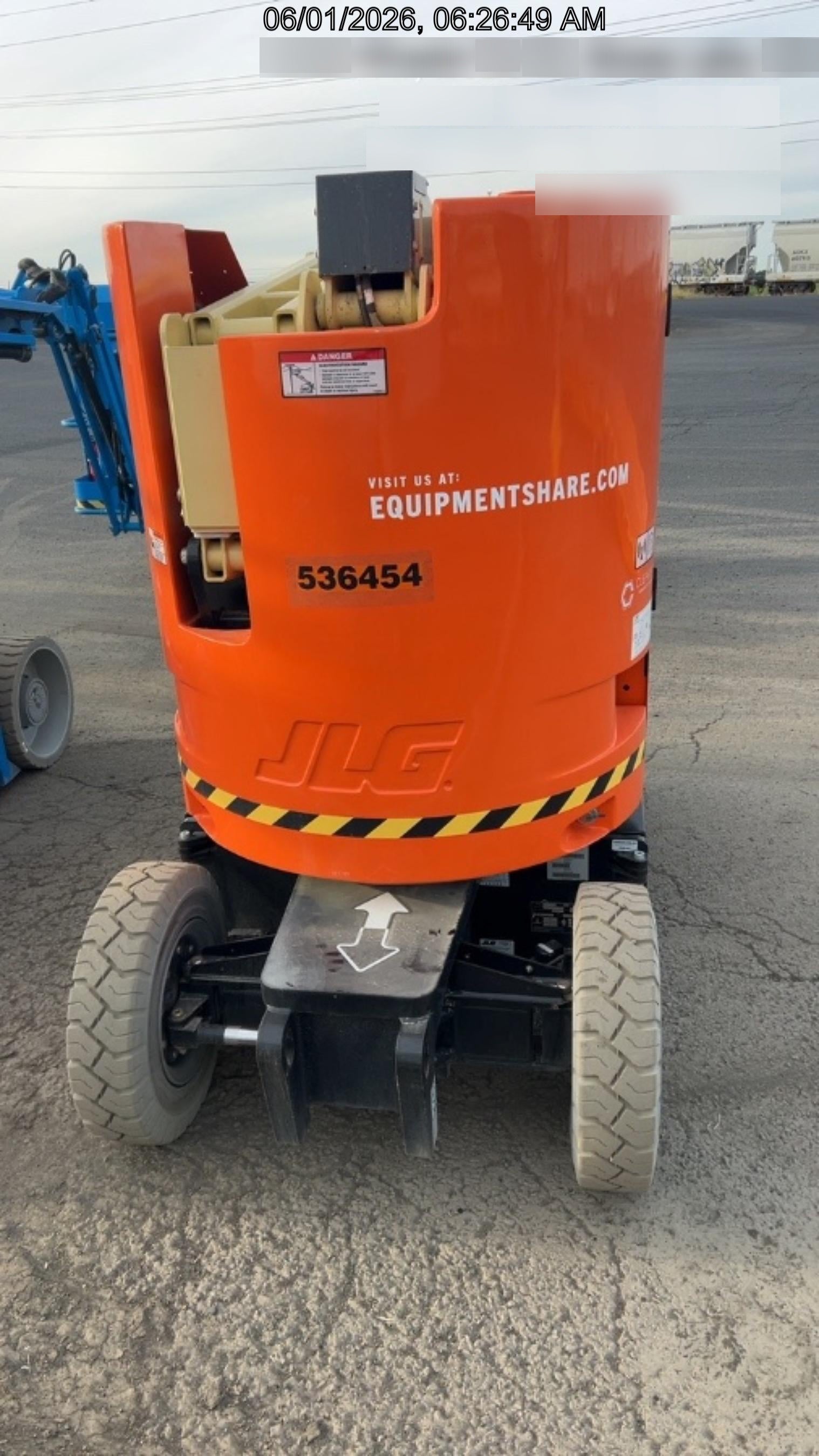 2025 JLG E300AJP