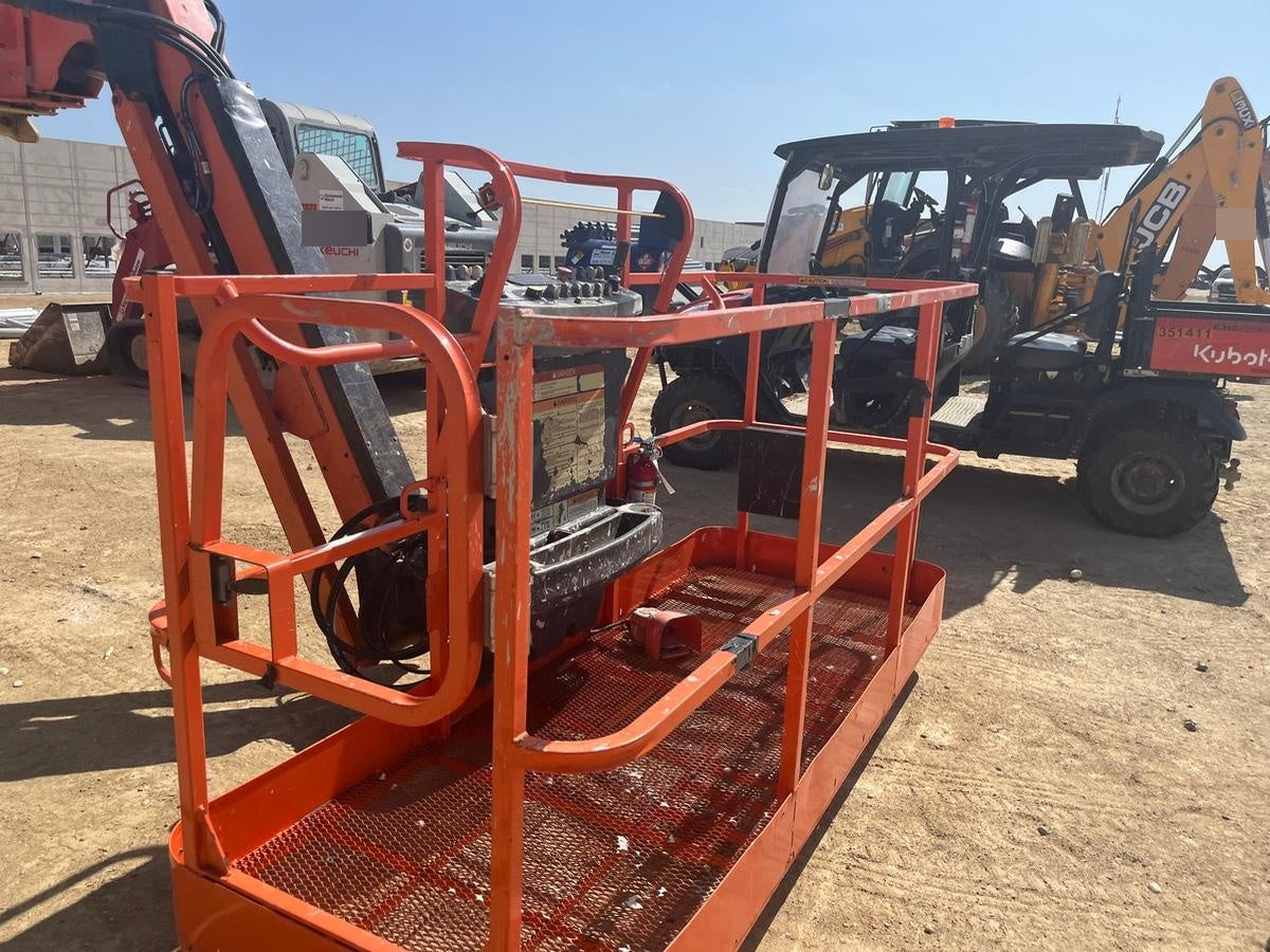 2020 JLG 660SJ