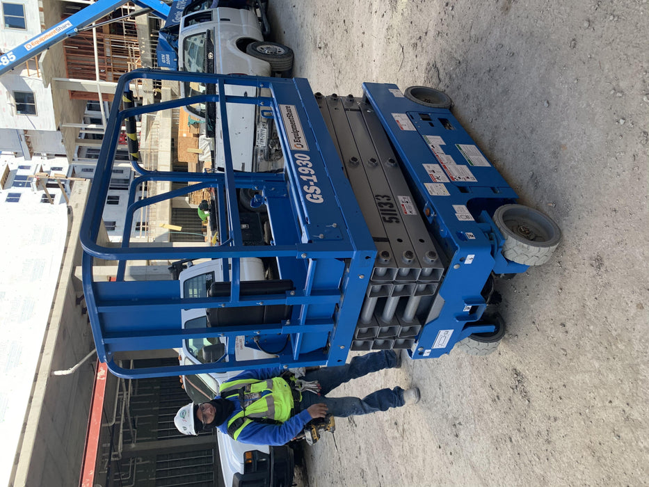 2019 Genie GS-1930 Fixed Rails with Chain Entry