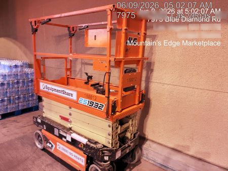 2021 JLG ES1932