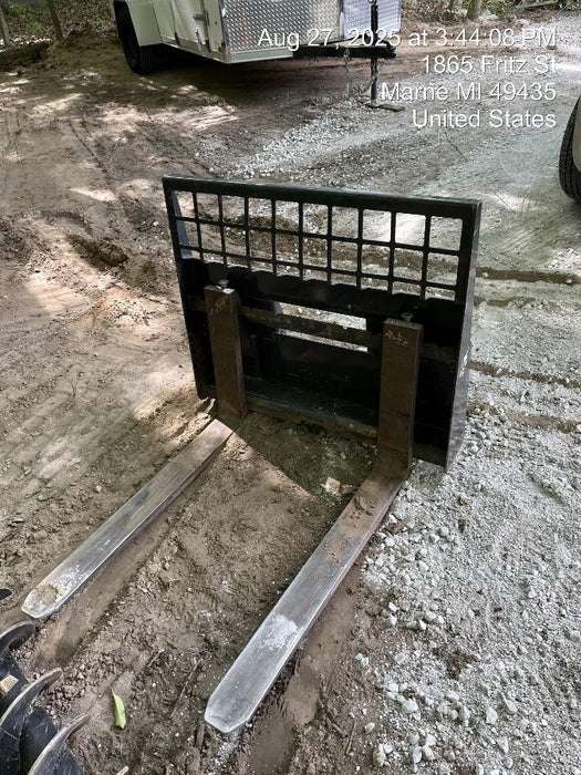 2023 BOBCAT 36" Mini Skid Steer Fork Carriage - Bobcat