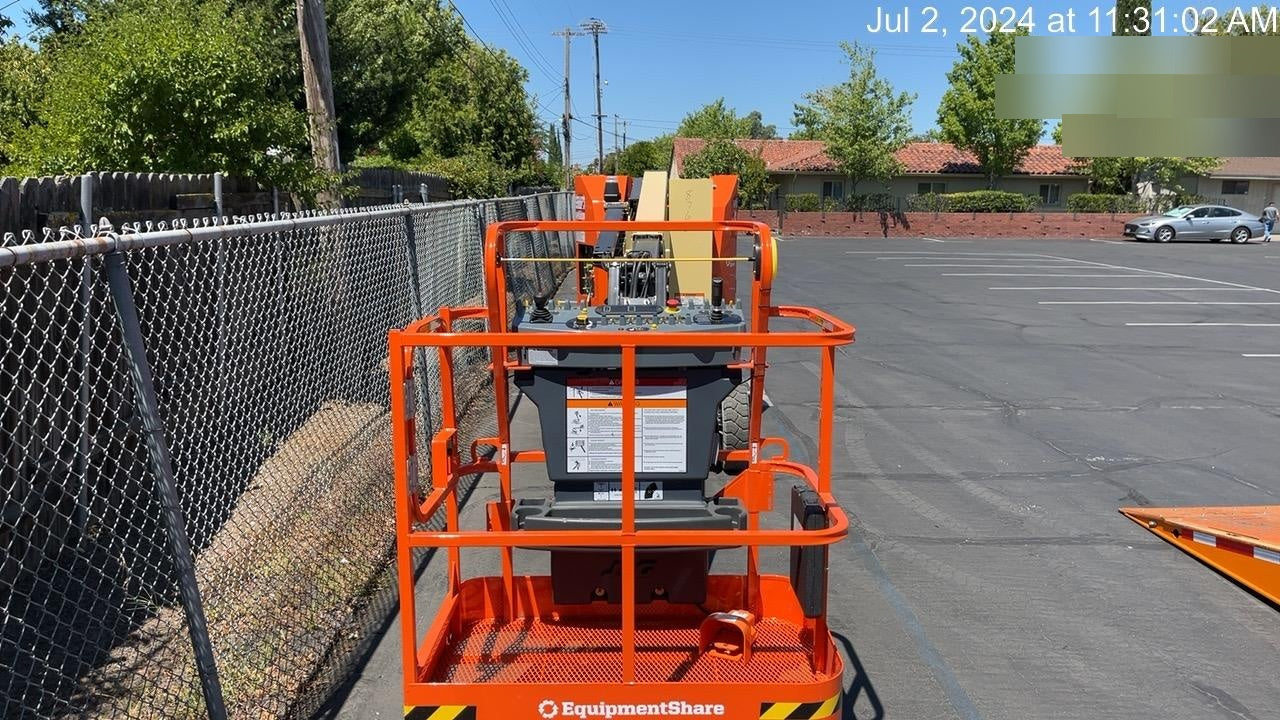 2024 JLG E300AJP