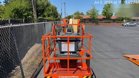 2024 JLG E300AJP