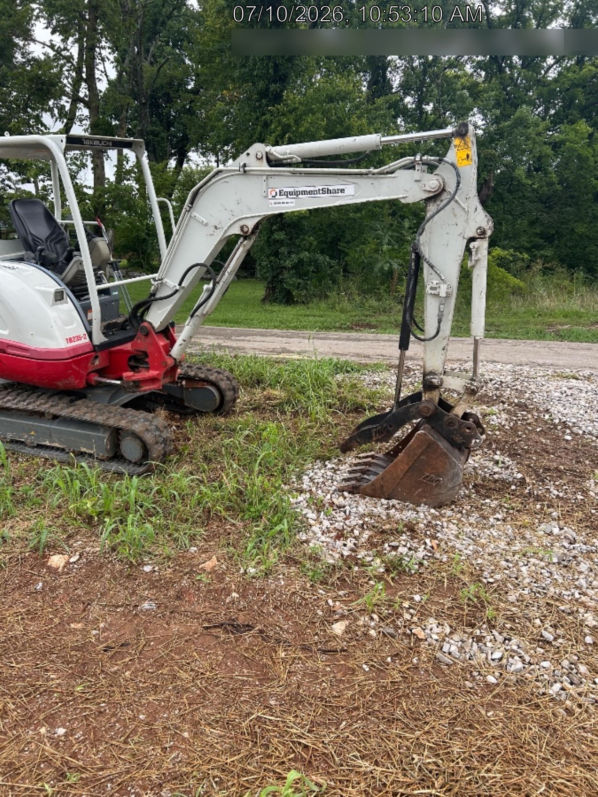 2022 TAKEUCHI TB235-2R