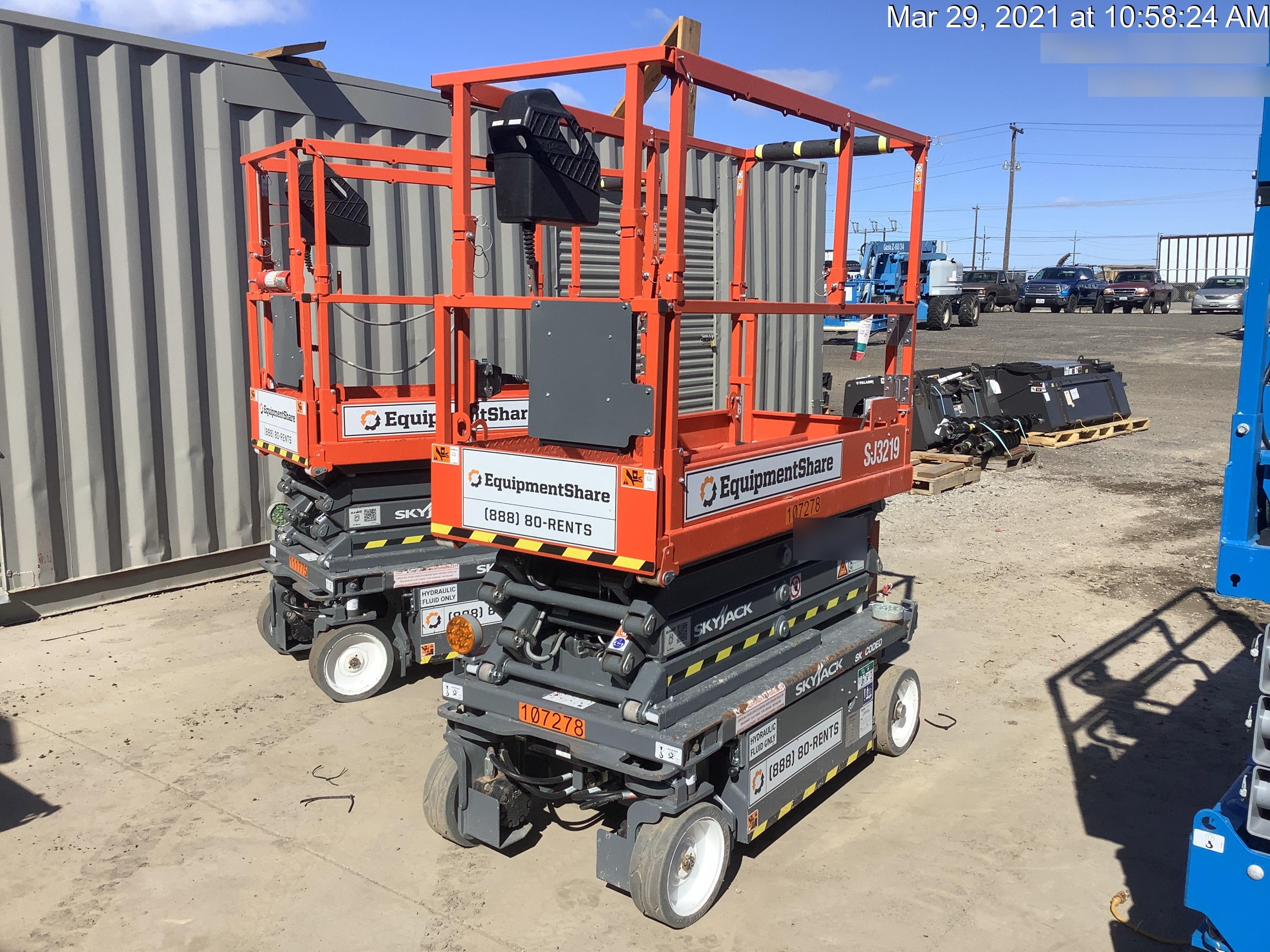 2020 Skyjack SJIII-3219 Solid NM Tires, Half height spring hinged entry gate, Dual Beacons, 800W Inverter