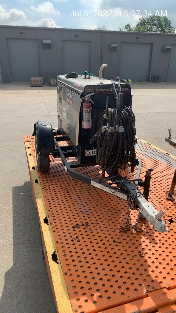 2019 Lincoln Electric Vantage 322 Lincoln Vantage 322 Welder w/Trailer, Light Kit, Cable Rack