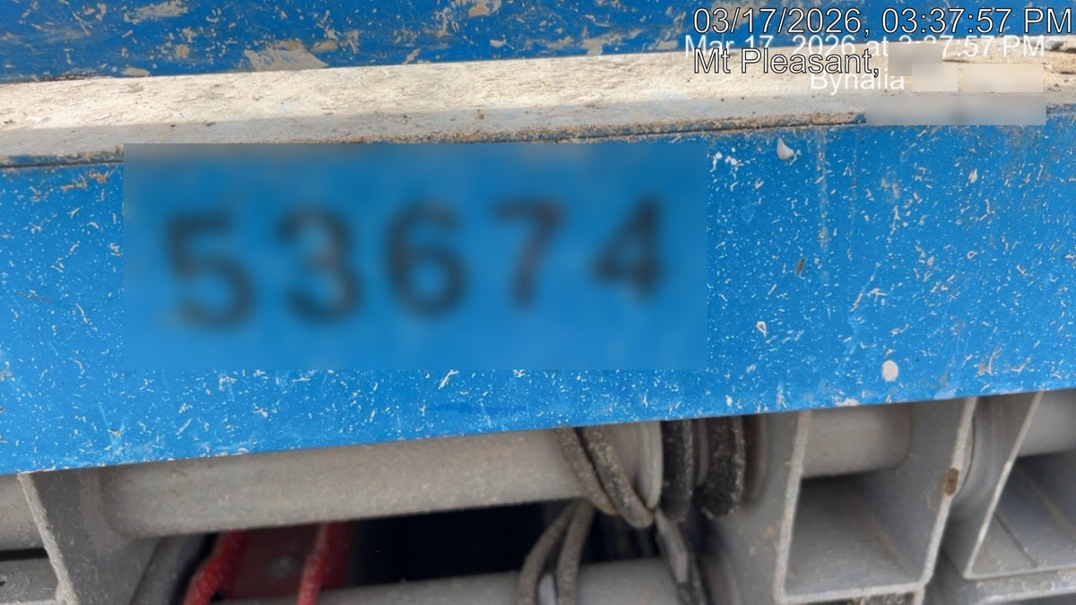 2019 Genie GS-4047 Folding rails with half height swing gate