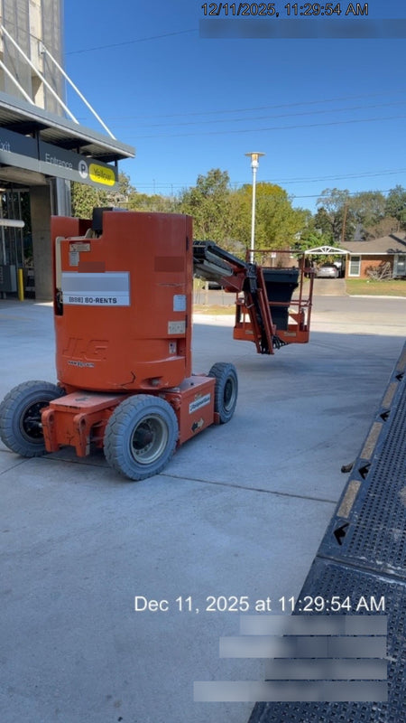 2019 JLG E300AJP