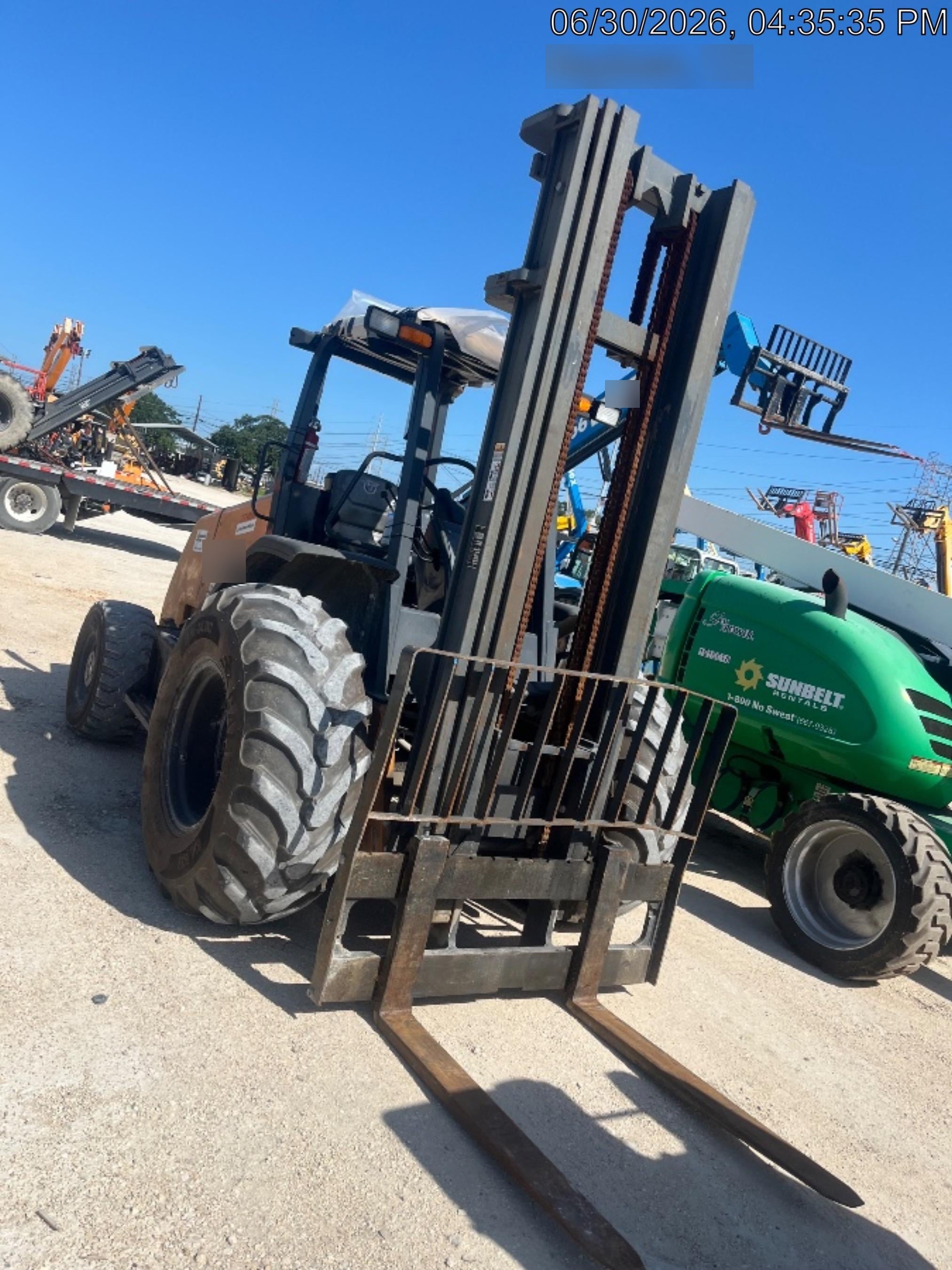 2021 CASE 588H